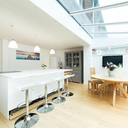 Aderta Stylish House For 7 People, Free Parking, 2 Min Walking From Ashley Cross And Near Sandbanks Beach Poole Exterior foto