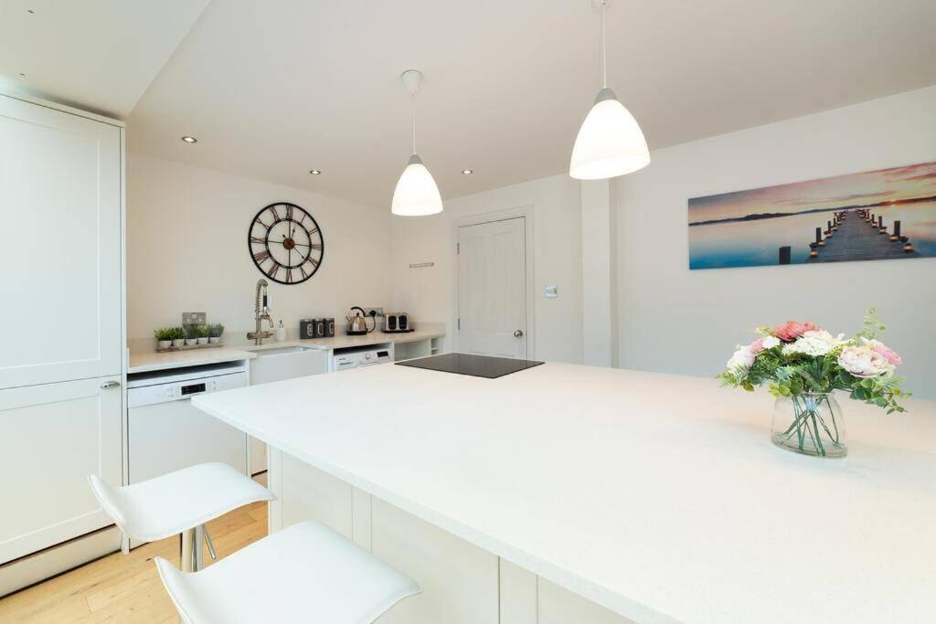 Aderta Stylish House For 7 People, Free Parking, 2 Min Walking From Ashley Cross And Near Sandbanks Beach Poole Exterior foto
