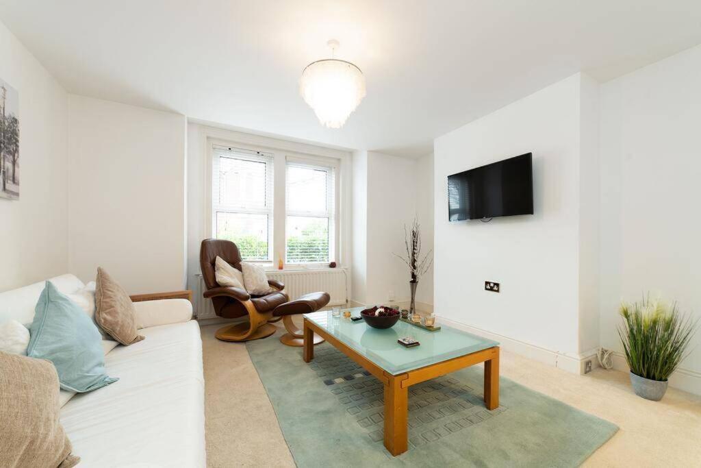 Aderta Stylish House For 7 People, Free Parking, 2 Min Walking From Ashley Cross And Near Sandbanks Beach Poole Exterior foto